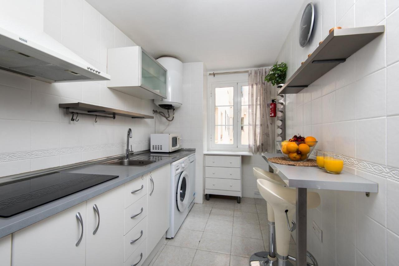 Center Apartment 2Bed 2B Aircon Wif And Parking Free Malaga Exterior photo